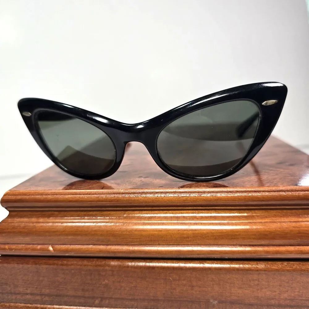 Vintage Ray-Ban Lisbon Cat Eye Sunglasses B&L USA Black Women's